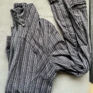 Size 6- Medium- Lululemon Define Chevron Zig Zag Full Zip